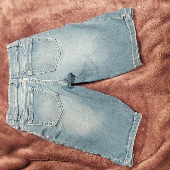 Childrens place shorts size 6/7 - Picture 5 of 5